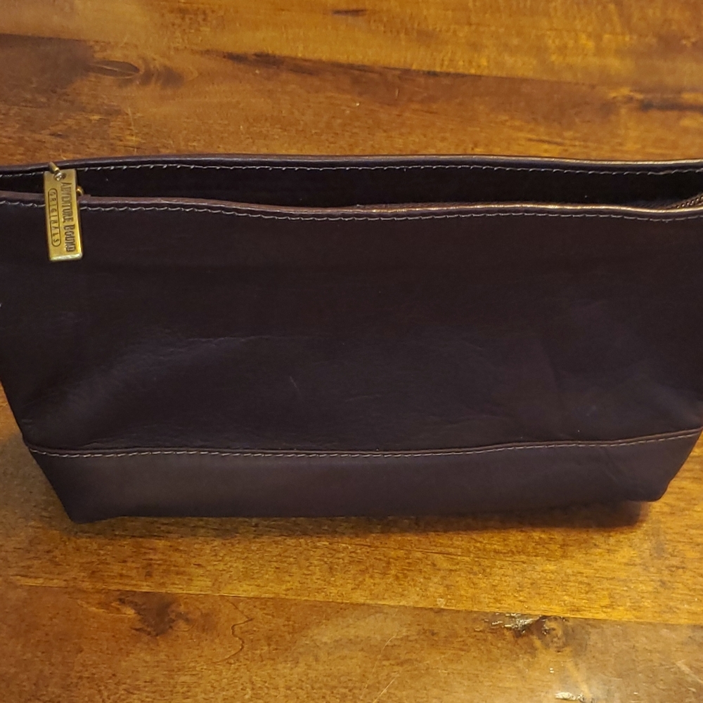 Wilson Leathers brand brown leather make-up bag or toiletries bag. 5 for $25